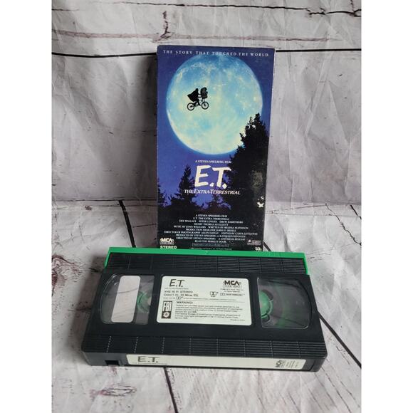 E.T. The Extra-Terrestrial VHS Tape 1988 Classic Sci Fi Family Movie Green Spool - Picture 1 of 8